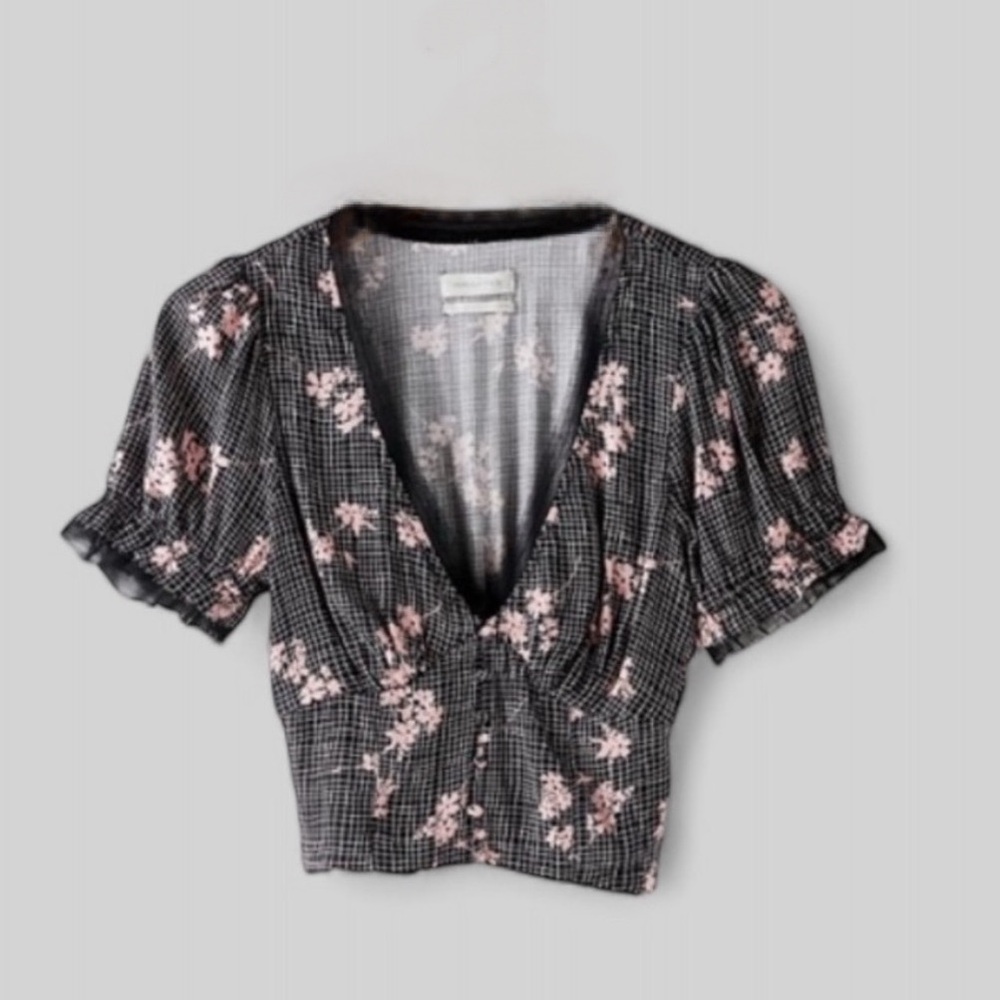 🖤 {RARE} UO Hazel Cropped Blouse